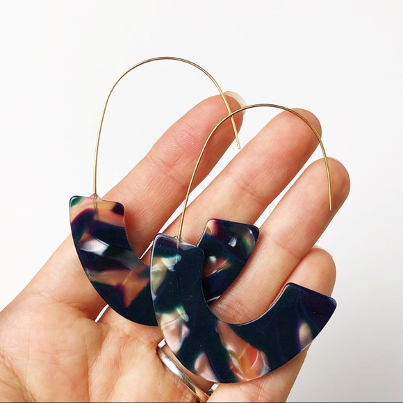 Marbled Acrylic Hoop Earrings - Picture 3 of 8